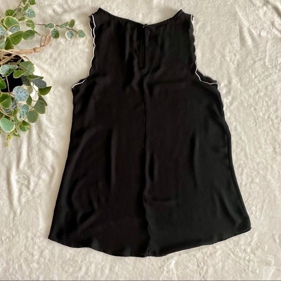 Black Bobeau tank top with scalloped detail - Picture 5 of 5